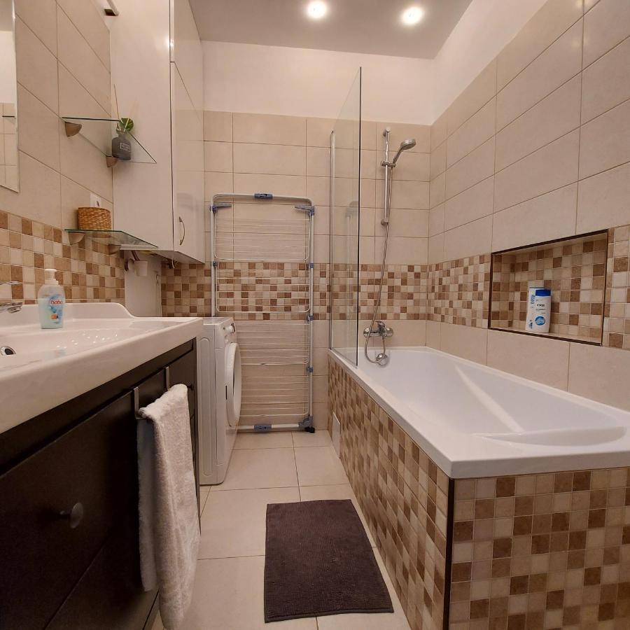 Ancsi Apartmant Kecskemét Kültér fotó